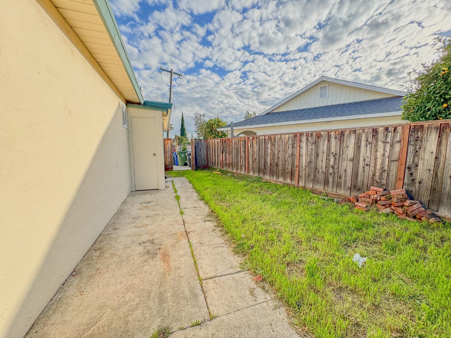 Detail Gallery Image 25 of 26 For 10314 Chrisland Ct, San Jose,  CA 95127 - 3 Beds | 1 Baths