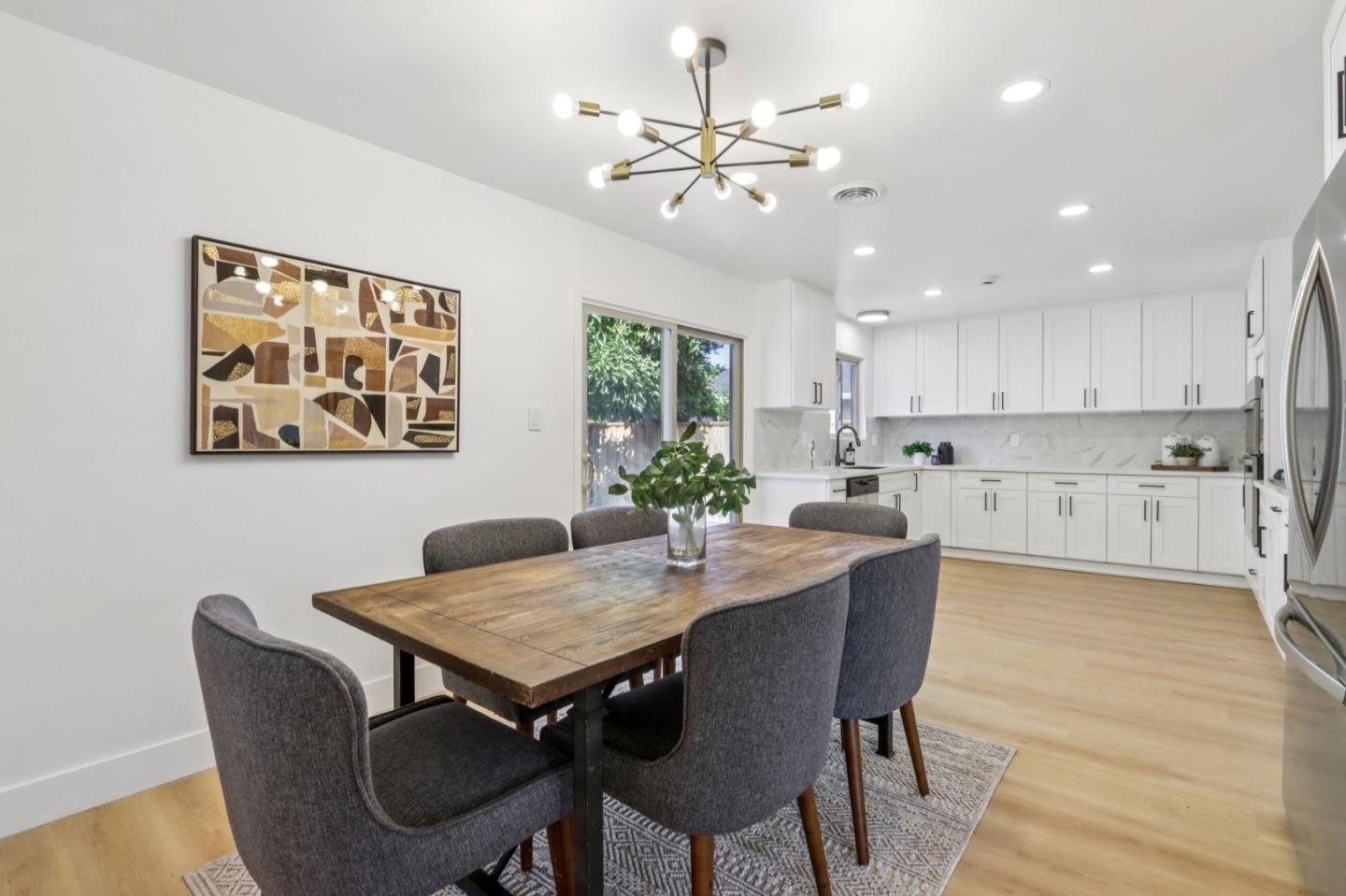 Detail Gallery Image 2 of 40 For 33359 University Dr, Union City,  CA 94587 - 4 Beds | 2 Baths