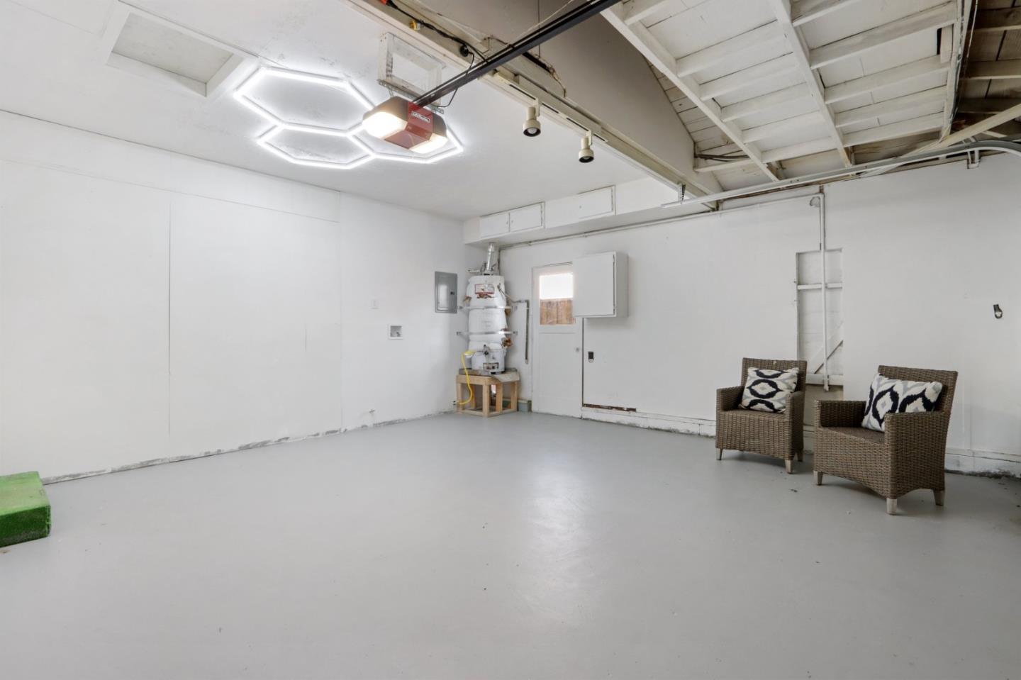 Detail Gallery Image 33 of 40 For 33359 University Dr, Union City,  CA 94587 - 4 Beds | 2 Baths