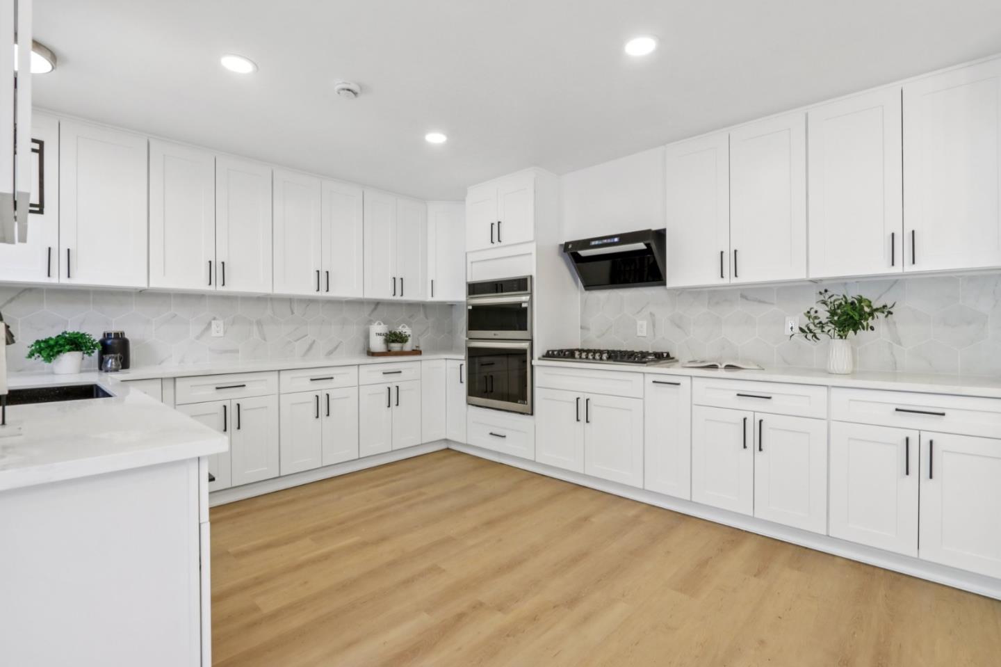 Detail Gallery Image 4 of 40 For 33359 University Dr, Union City,  CA 94587 - 4 Beds | 2 Baths