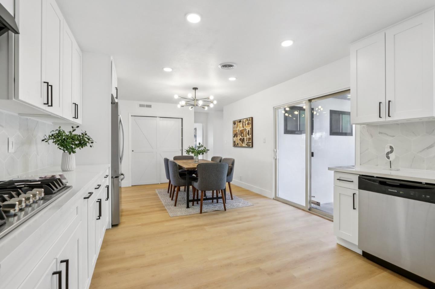 Detail Gallery Image 6 of 40 For 33359 University Dr, Union City,  CA 94587 - 4 Beds | 2 Baths