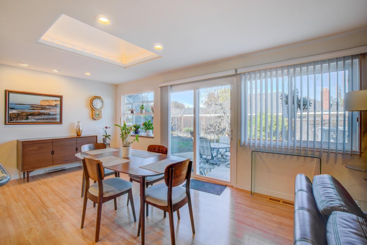 Detail Gallery Image 18 of 44 For 967 Erica Dr, Sunnyvale,  CA 94086 - 5 Beds | 3 Baths