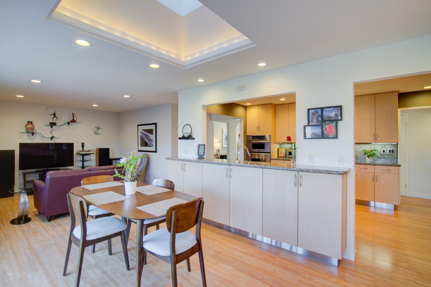 Detail Gallery Image 19 of 44 For 967 Erica Dr, Sunnyvale,  CA 94086 - 5 Beds | 3 Baths