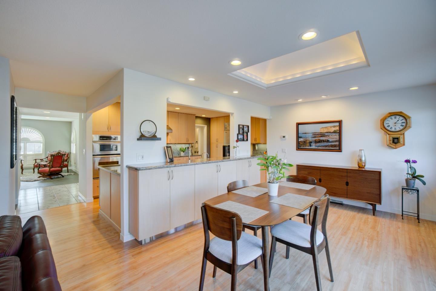 Detail Gallery Image 20 of 44 For 967 Erica Dr, Sunnyvale,  CA 94086 - 5 Beds | 3 Baths