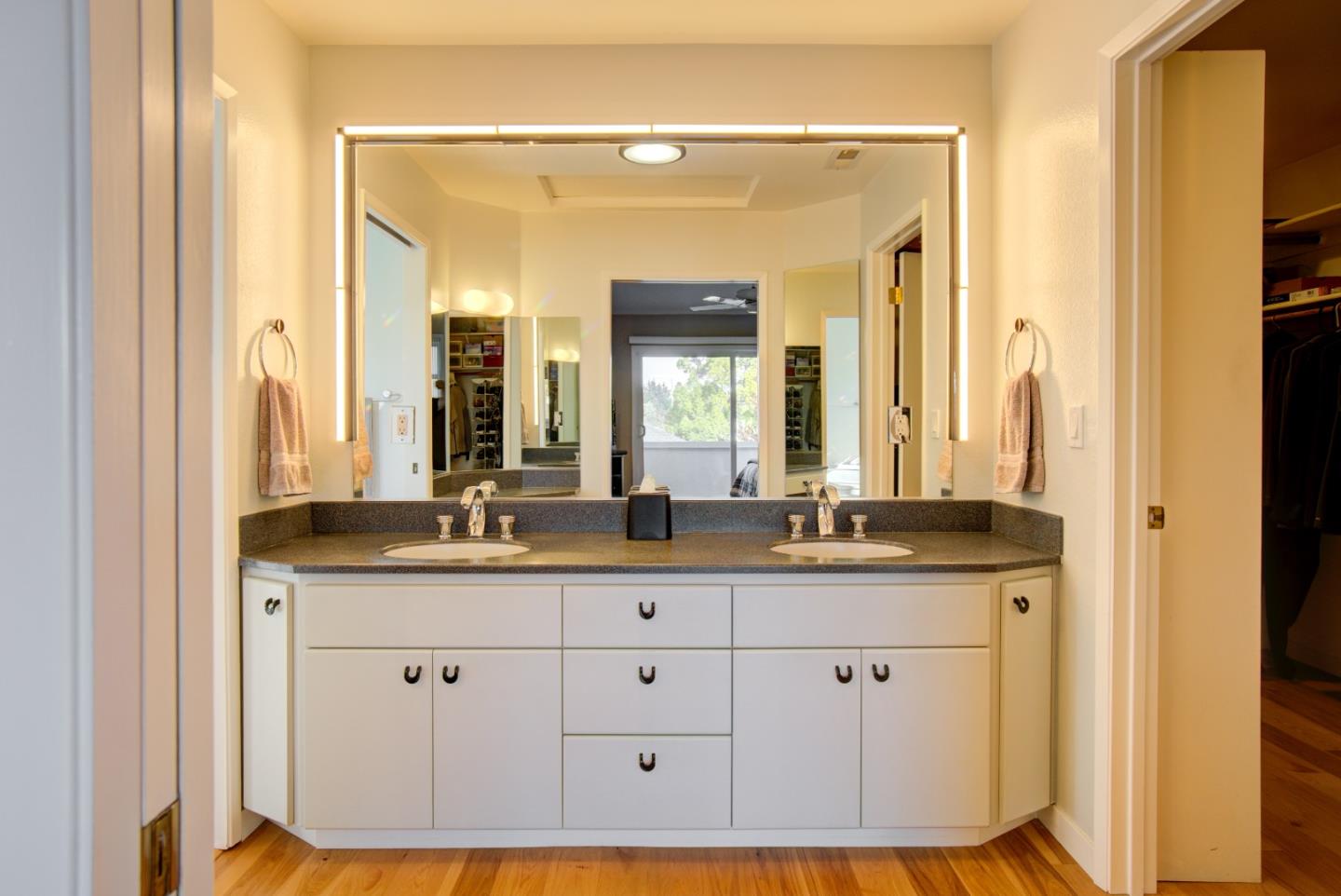 Detail Gallery Image 27 of 44 For 967 Erica Dr, Sunnyvale,  CA 94086 - 5 Beds | 3 Baths