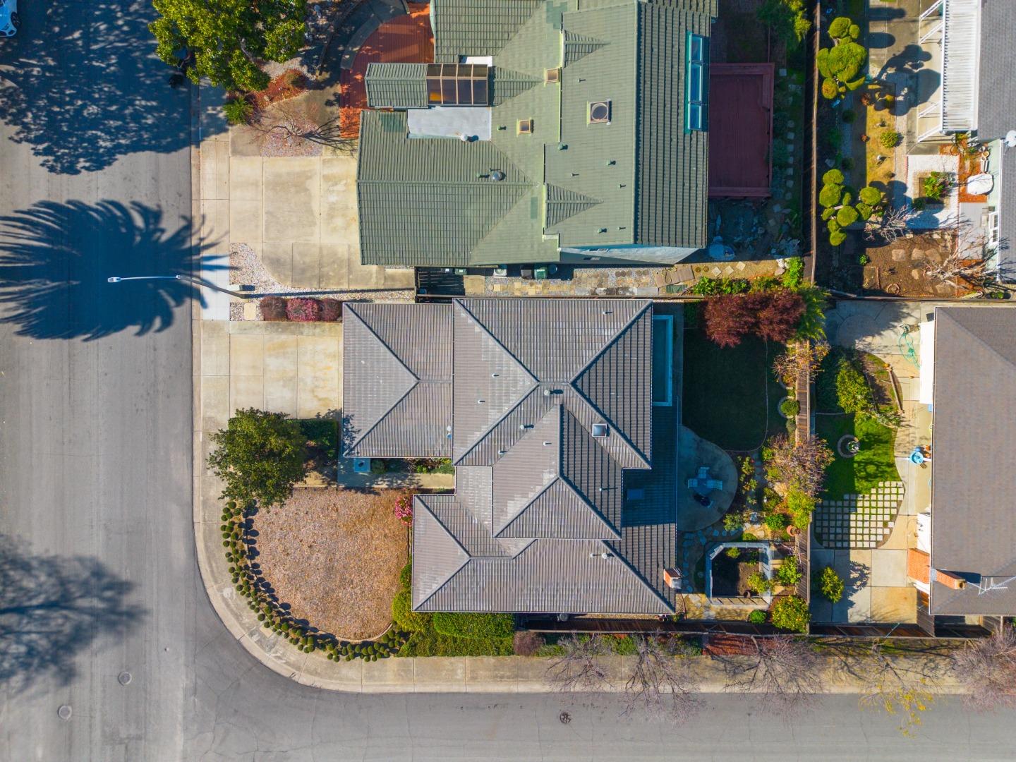 Detail Gallery Image 3 of 44 For 967 Erica Dr, Sunnyvale,  CA 94086 - 5 Beds | 3 Baths