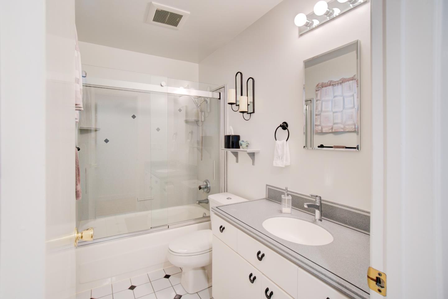 Detail Gallery Image 33 of 44 For 967 Erica Dr, Sunnyvale,  CA 94086 - 5 Beds | 3 Baths