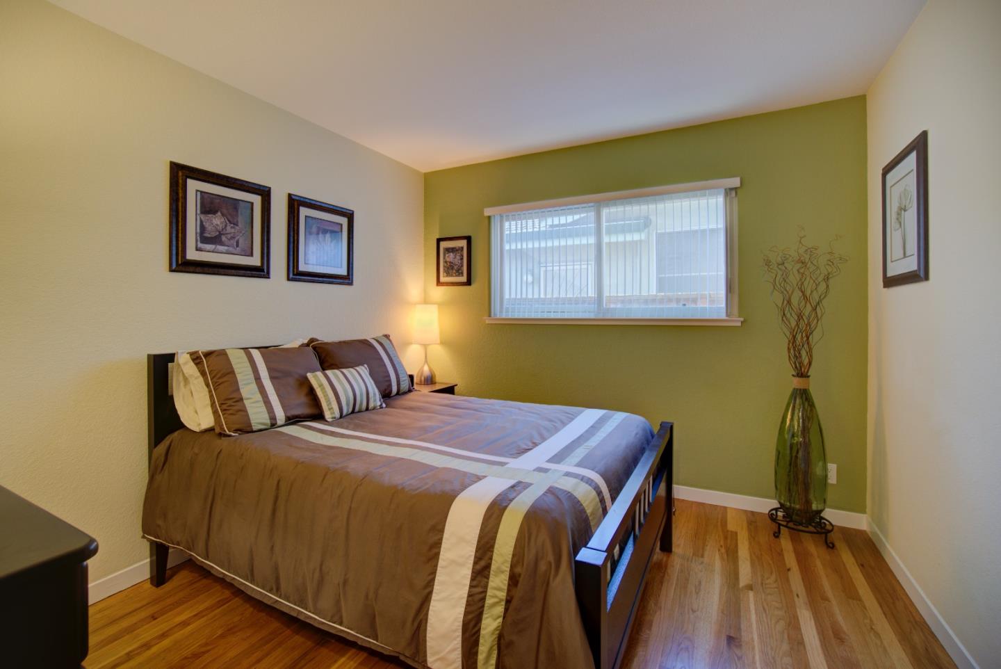 Detail Gallery Image 35 of 44 For 967 Erica Dr, Sunnyvale,  CA 94086 - 5 Beds | 3 Baths