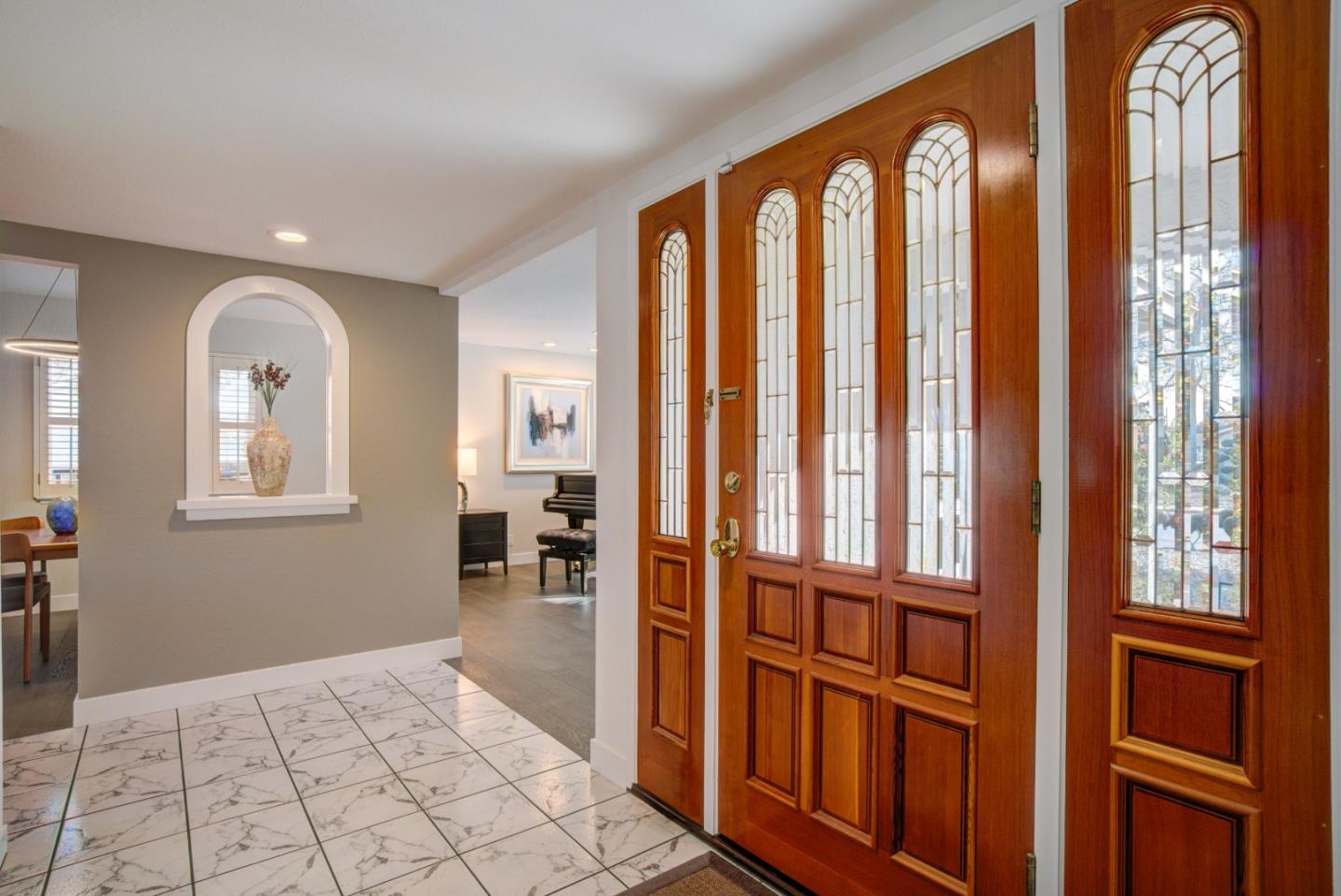 Detail Gallery Image 4 of 44 For 967 Erica Dr, Sunnyvale,  CA 94086 - 5 Beds | 3 Baths