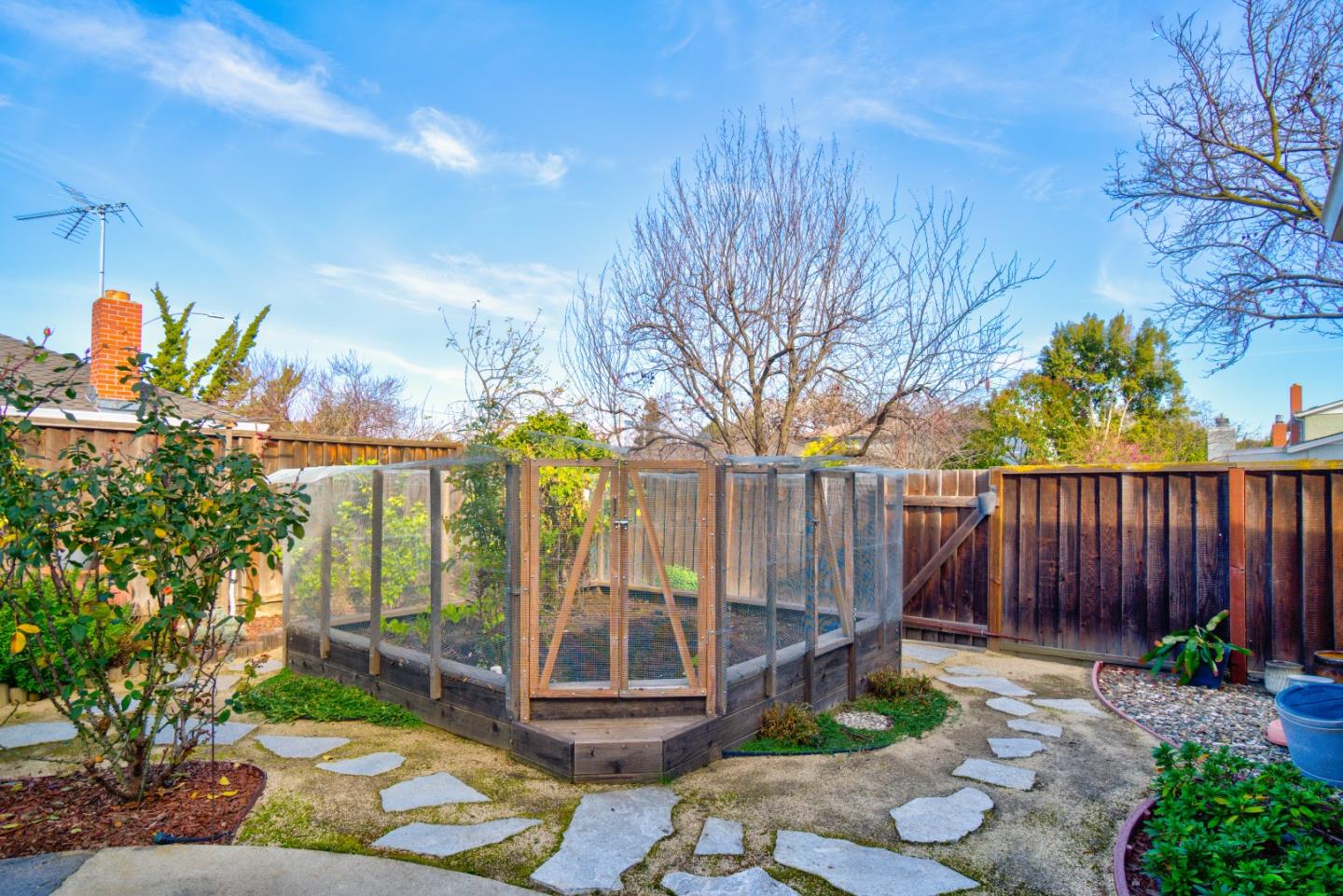 Detail Gallery Image 44 of 44 For 967 Erica Dr, Sunnyvale,  CA 94086 - 5 Beds | 3 Baths