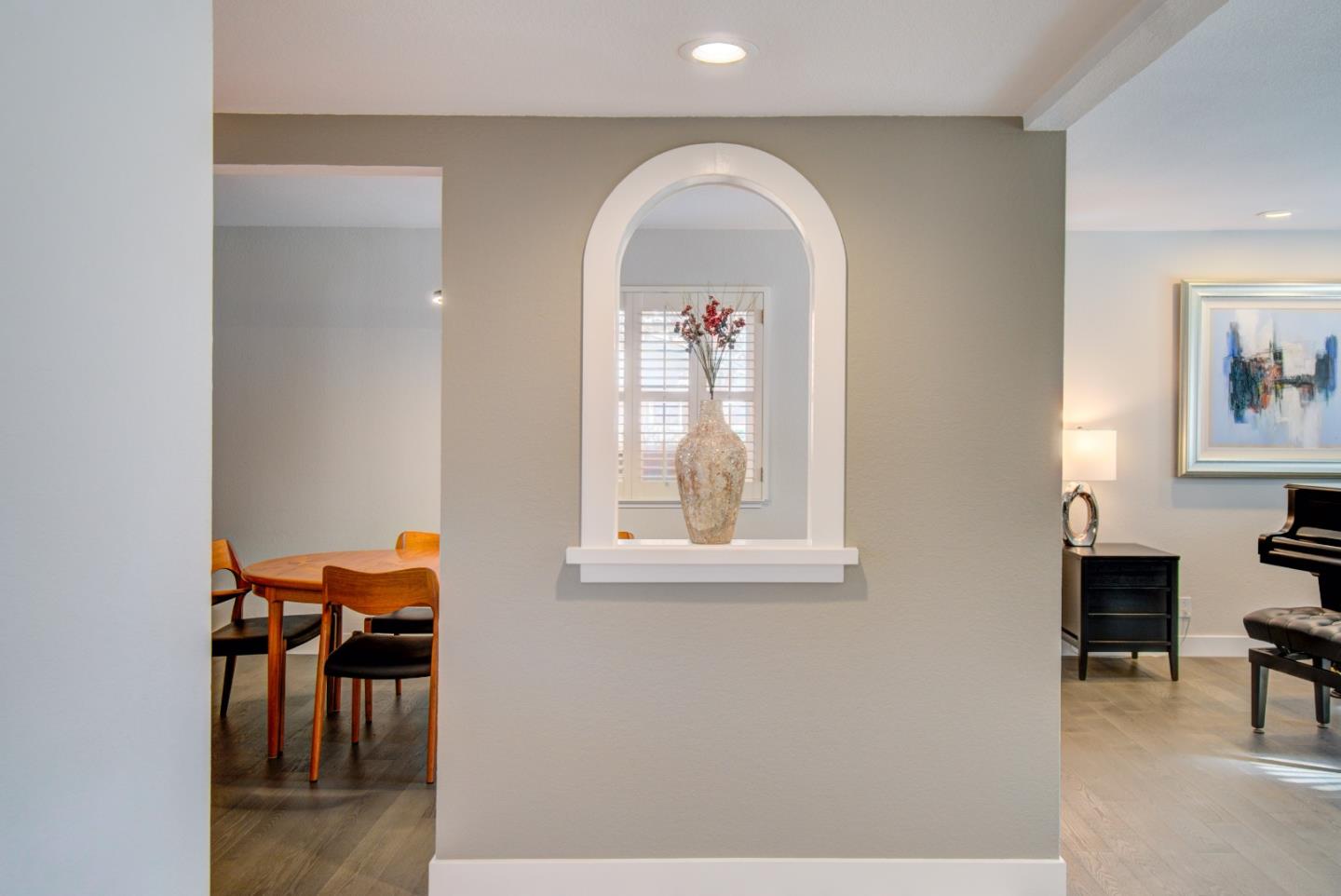 Detail Gallery Image 5 of 44 For 967 Erica Dr, Sunnyvale,  CA 94086 - 5 Beds | 3 Baths