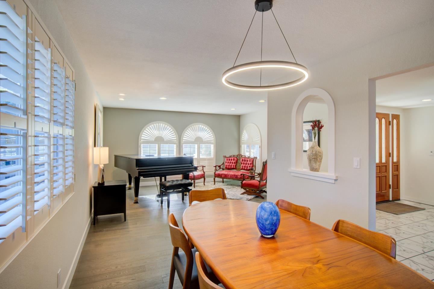 Detail Gallery Image 6 of 44 For 967 Erica Dr, Sunnyvale,  CA 94086 - 5 Beds | 3 Baths