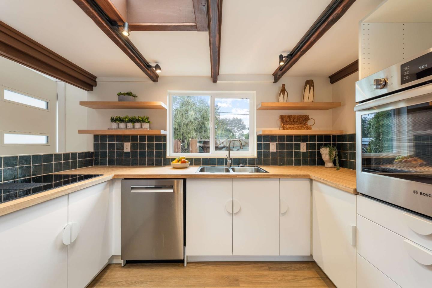 Detail Gallery Image 11 of 58 For 1207 Presidio Blvd, Pacific Grove,  CA 93950 - 5 Beds | 2 Baths