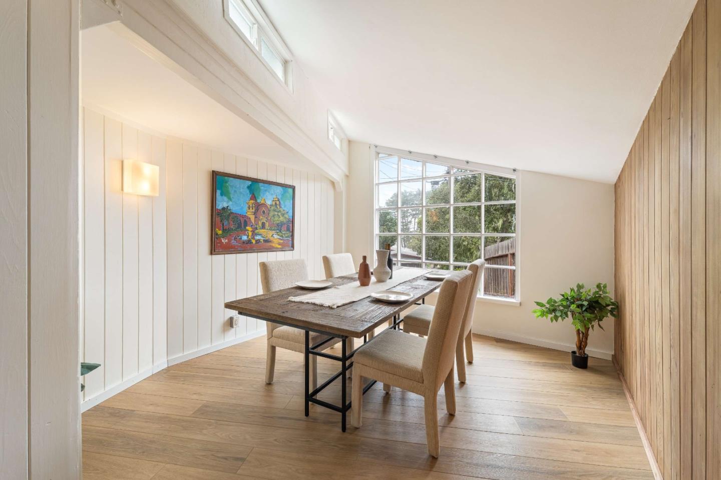 Detail Gallery Image 13 of 58 For 1207 Presidio Blvd, Pacific Grove,  CA 93950 - 5 Beds | 2 Baths