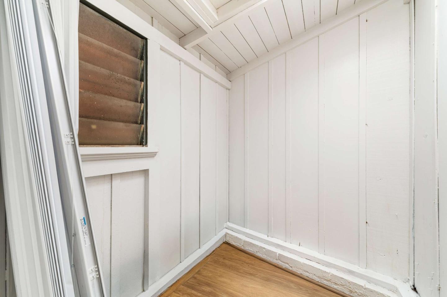 Detail Gallery Image 15 of 58 For 1207 Presidio Blvd, Pacific Grove,  CA 93950 - 5 Beds | 2 Baths