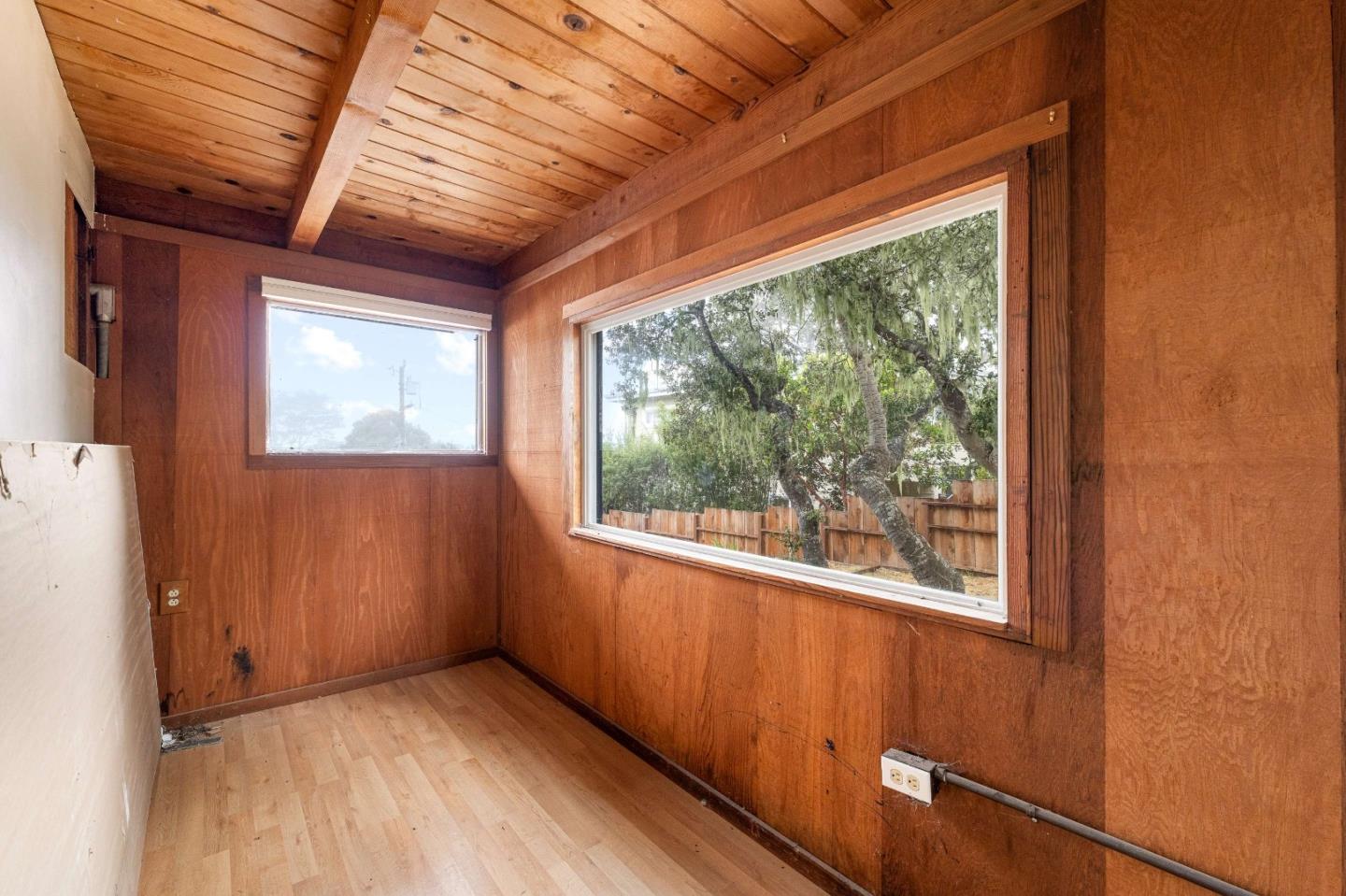 Detail Gallery Image 31 of 58 For 1207 Presidio Blvd, Pacific Grove,  CA 93950 - 5 Beds | 2 Baths