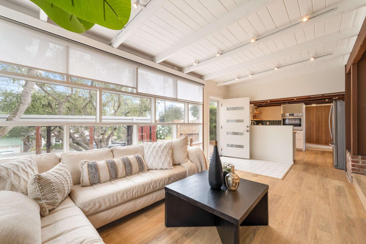 Detail Gallery Image 9 of 58 For 1207 Presidio Blvd, Pacific Grove,  CA 93950 - 5 Beds | 2 Baths