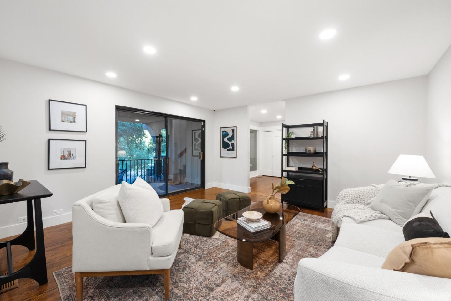 Detail Gallery Image 10 of 72 For 21 Valley Oak St, Portola Valley,  CA 94028 - 4 Beds | 3/1 Baths