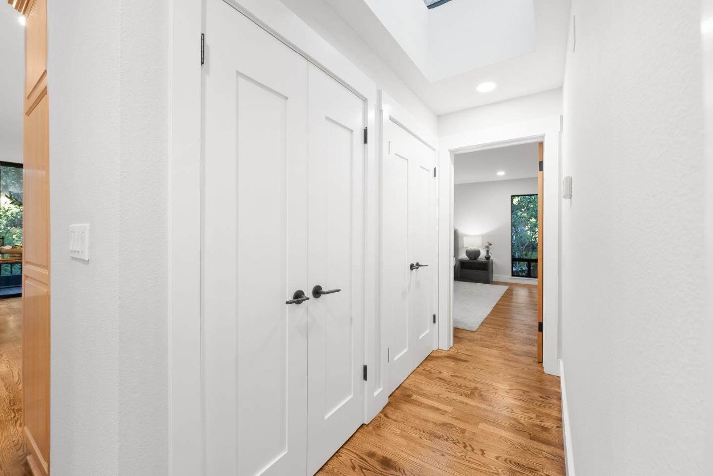 Detail Gallery Image 12 of 72 For 21 Valley Oak St, Portola Valley,  CA 94028 - 4 Beds | 3/1 Baths