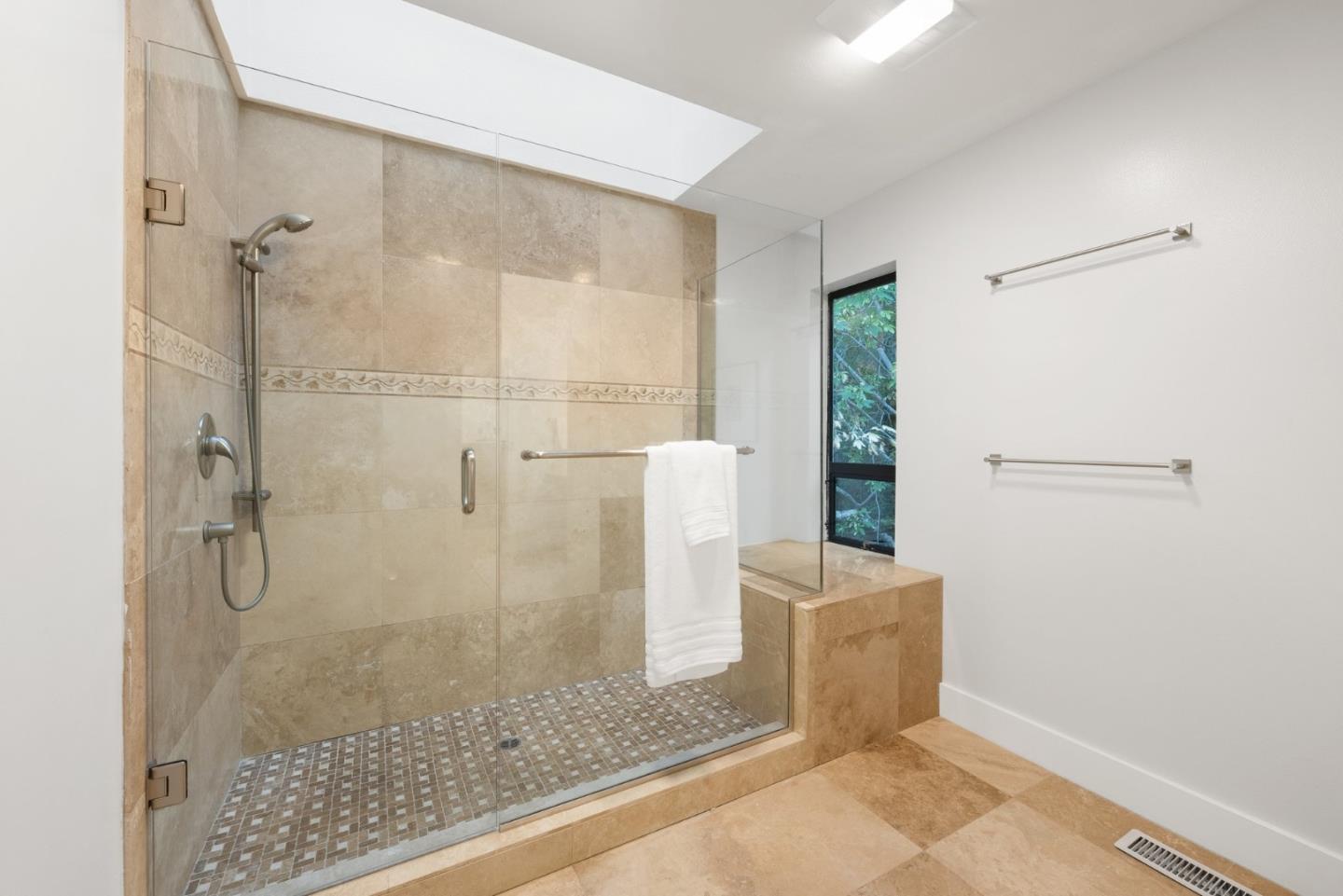 Detail Gallery Image 21 of 72 For 21 Valley Oak St, Portola Valley,  CA 94028 - 4 Beds | 3/1 Baths