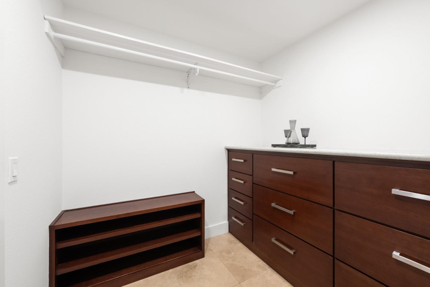 Detail Gallery Image 22 of 72 For 21 Valley Oak St, Portola Valley,  CA 94028 - 4 Beds | 3/1 Baths