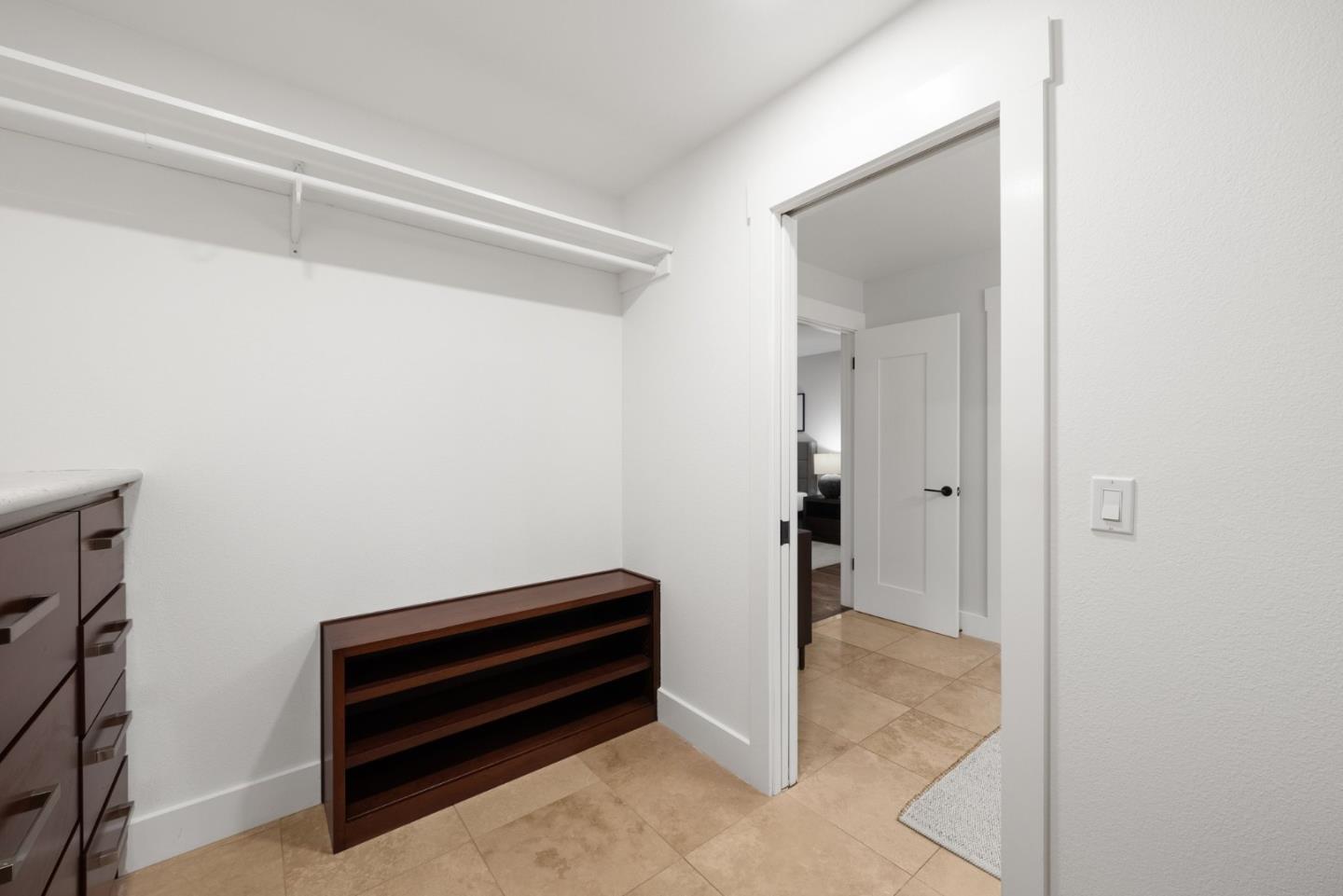 Detail Gallery Image 23 of 72 For 21 Valley Oak St, Portola Valley,  CA 94028 - 4 Beds | 3/1 Baths