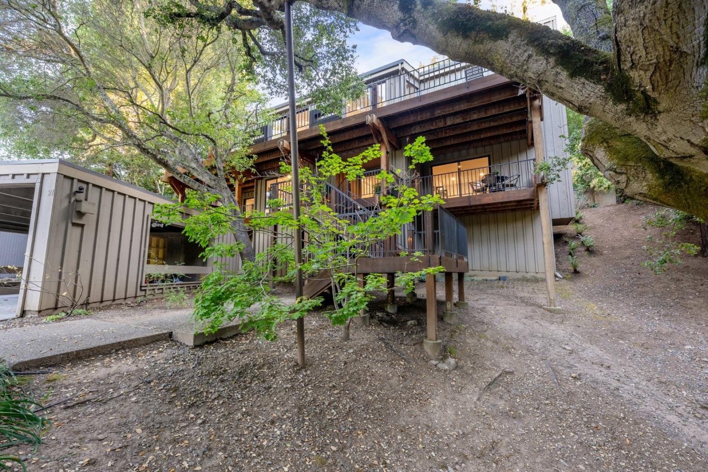 Detail Gallery Image 3 of 72 For 21 Valley Oak St, Portola Valley,  CA 94028 - 4 Beds | 3/1 Baths