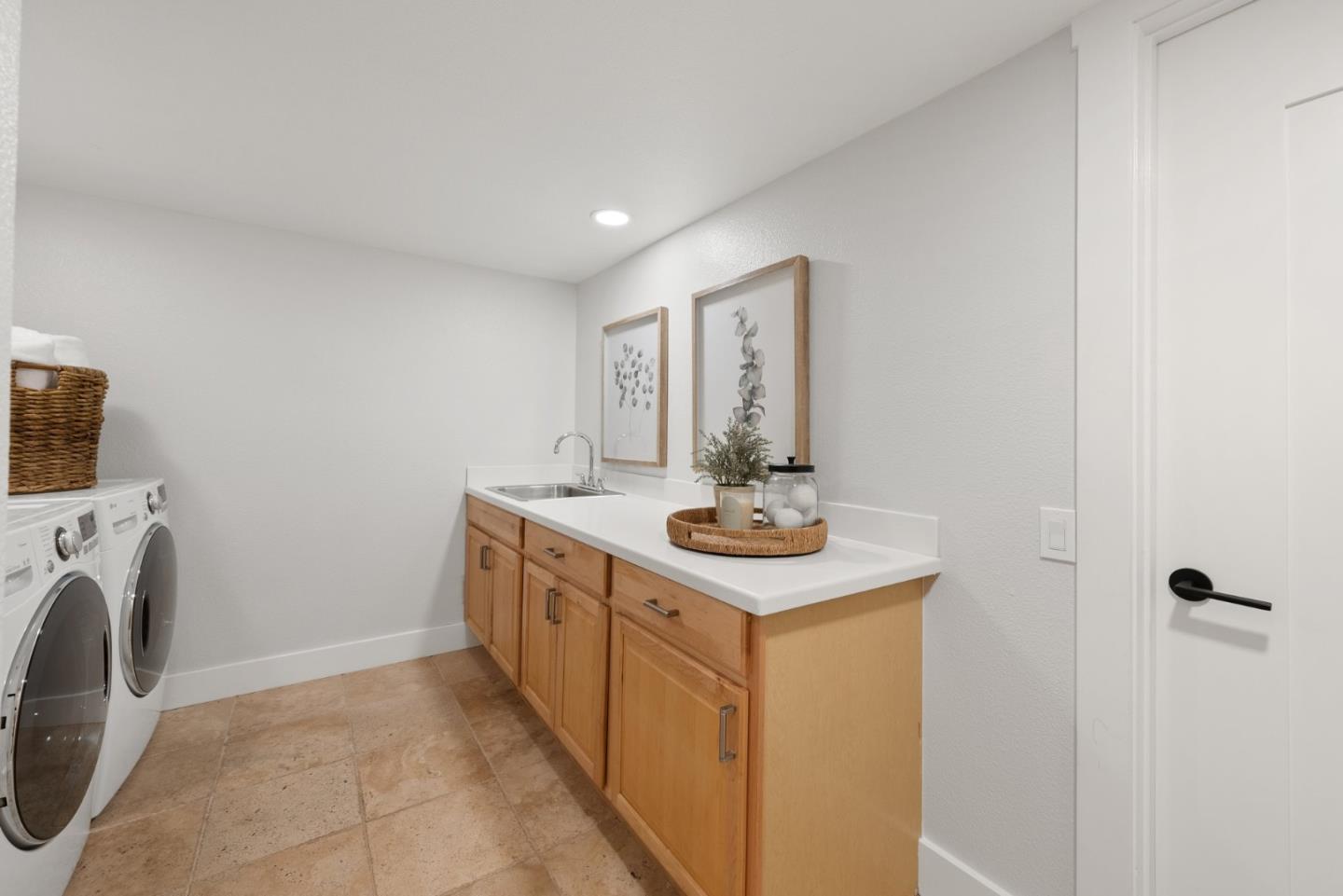 Detail Gallery Image 57 of 72 For 21 Valley Oak St, Portola Valley,  CA 94028 - 4 Beds | 3/1 Baths