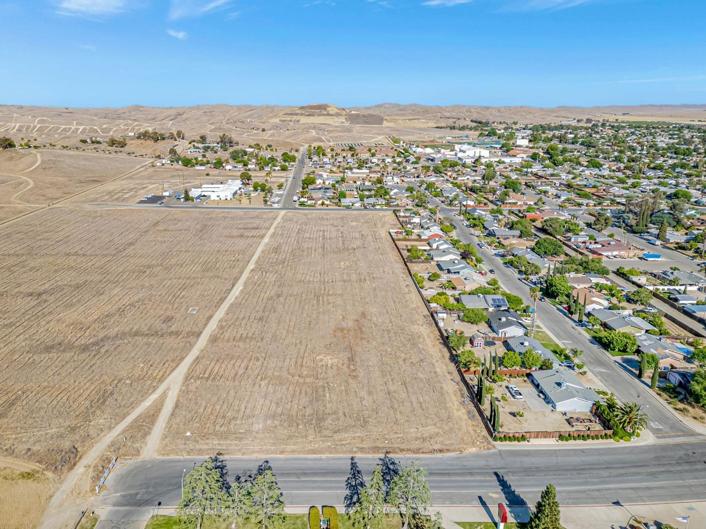 Detail Gallery Image 2 of 24 For 101 Amador St, Avenal,  CA 93204 - – Beds | – Baths