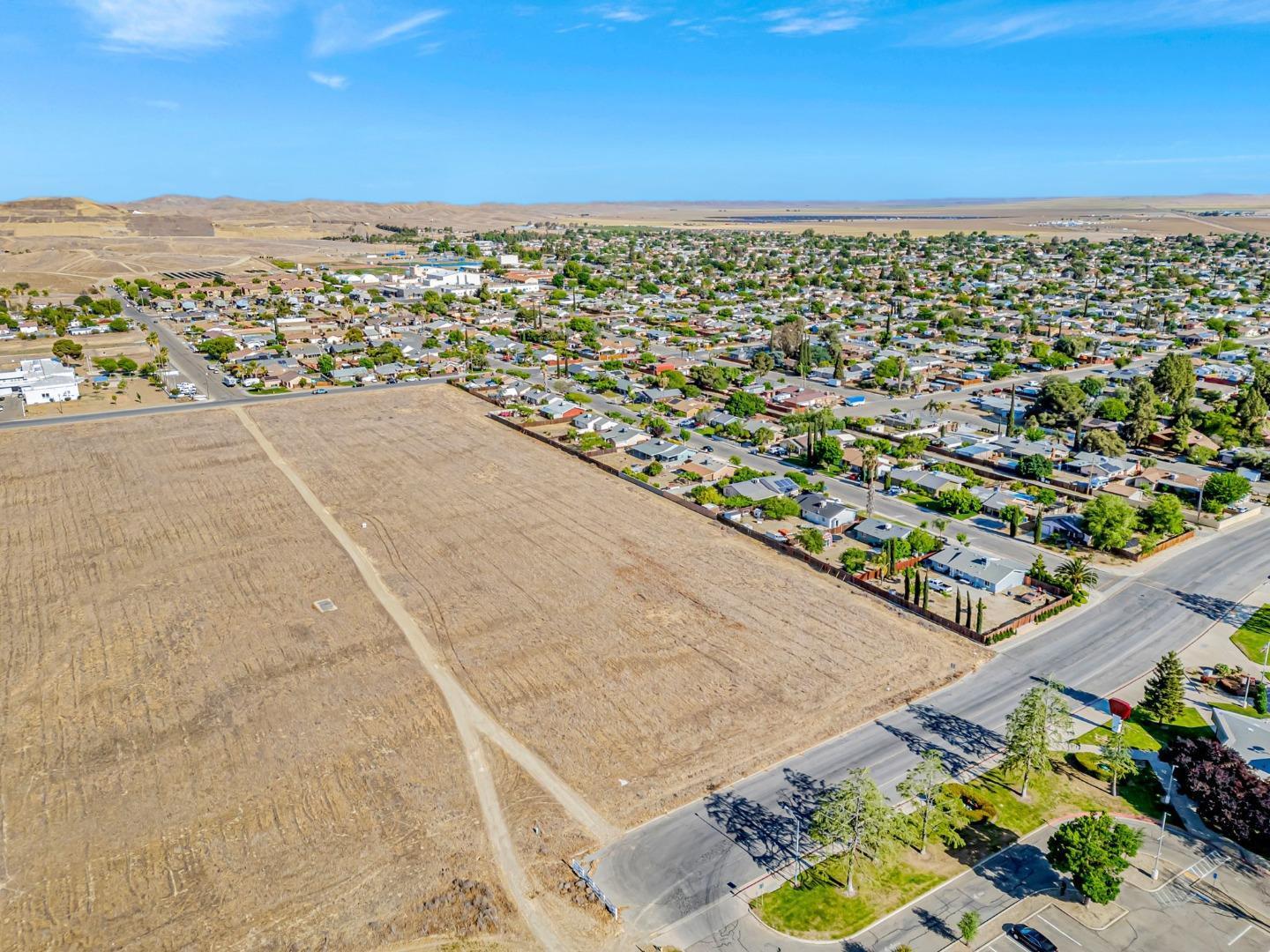 Detail Gallery Image 3 of 24 For 101 Amador St, Avenal,  CA 93204 - – Beds | – Baths