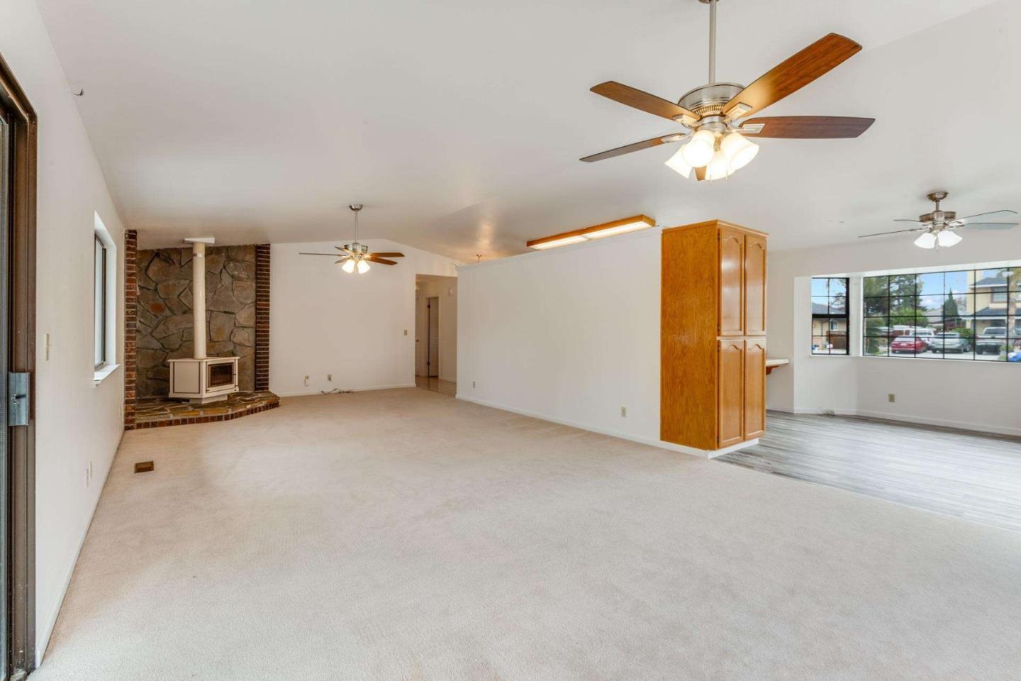 Detail Gallery Image 11 of 29 For 431 Paul Dr, Hollister,  CA 95023 - 3 Beds | 2 Baths