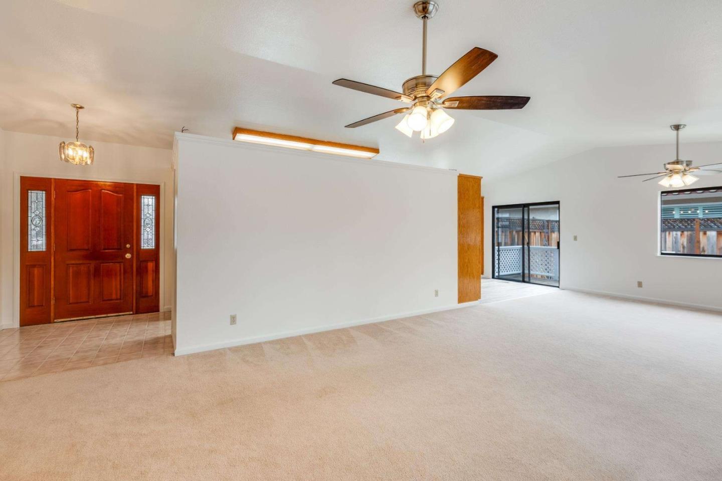 Detail Gallery Image 12 of 29 For 431 Paul Dr, Hollister,  CA 95023 - 3 Beds | 2 Baths