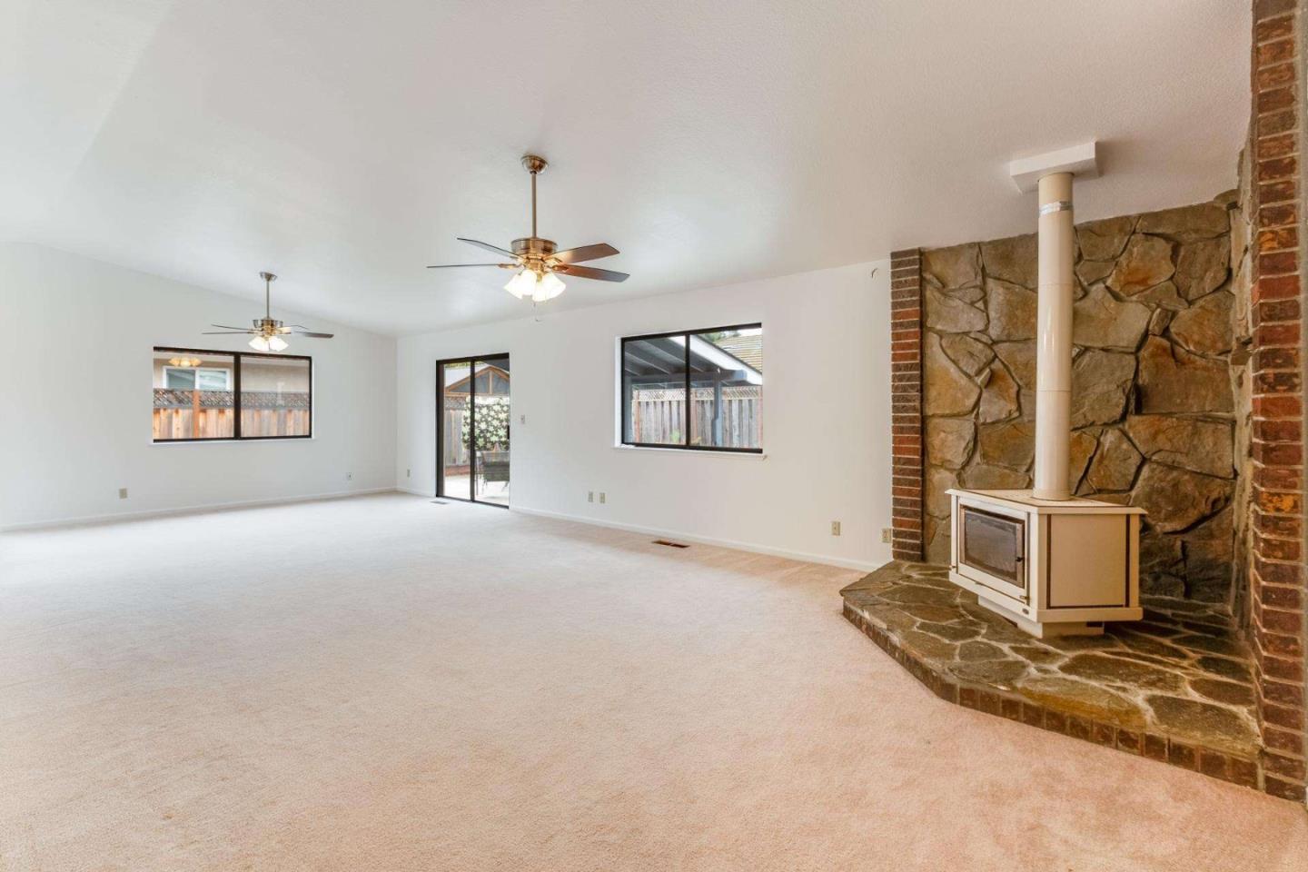 Detail Gallery Image 15 of 29 For 431 Paul Dr, Hollister,  CA 95023 - 3 Beds | 2 Baths