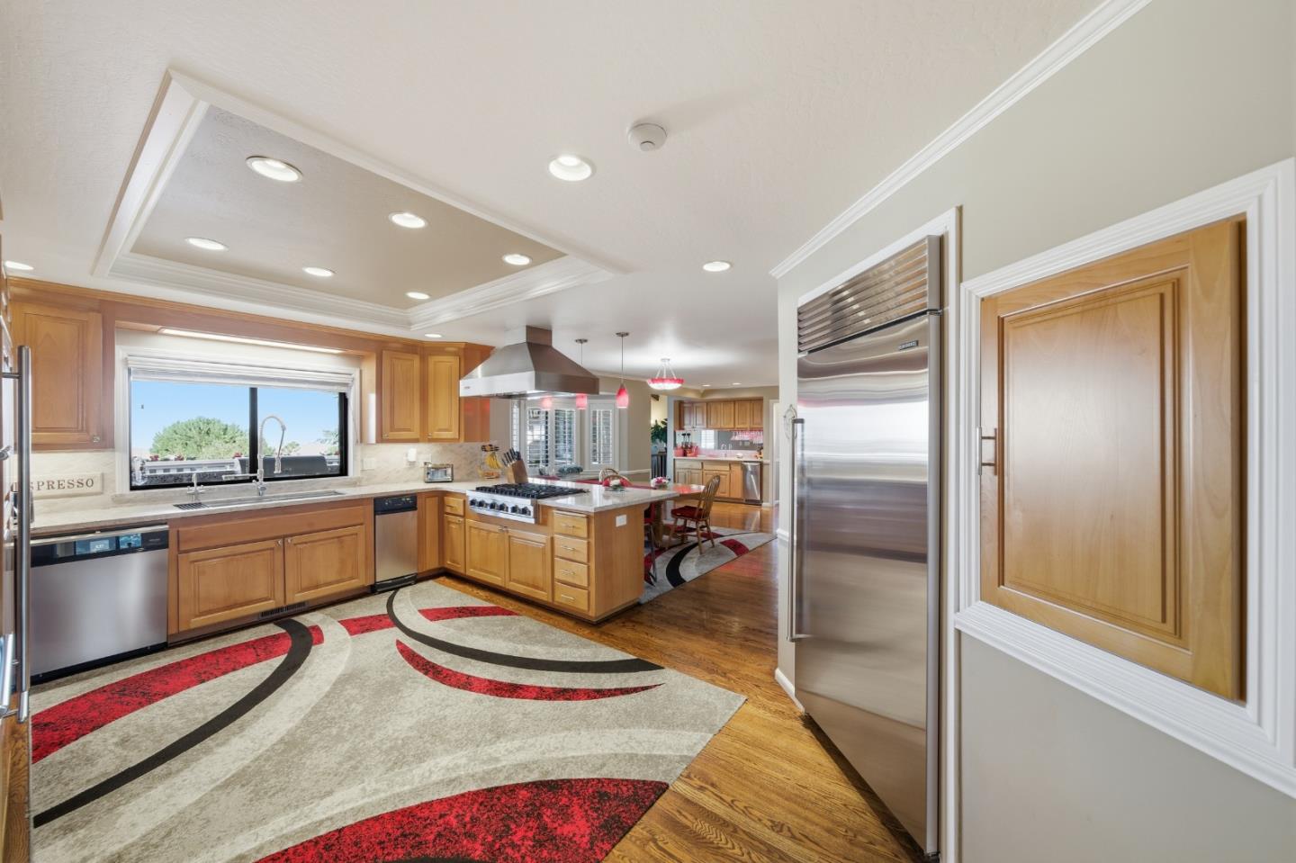 Detail Gallery Image 11 of 45 For 733 Temescal Way, Redwood City,  CA 94062 - 5 Beds | 3/1 Baths