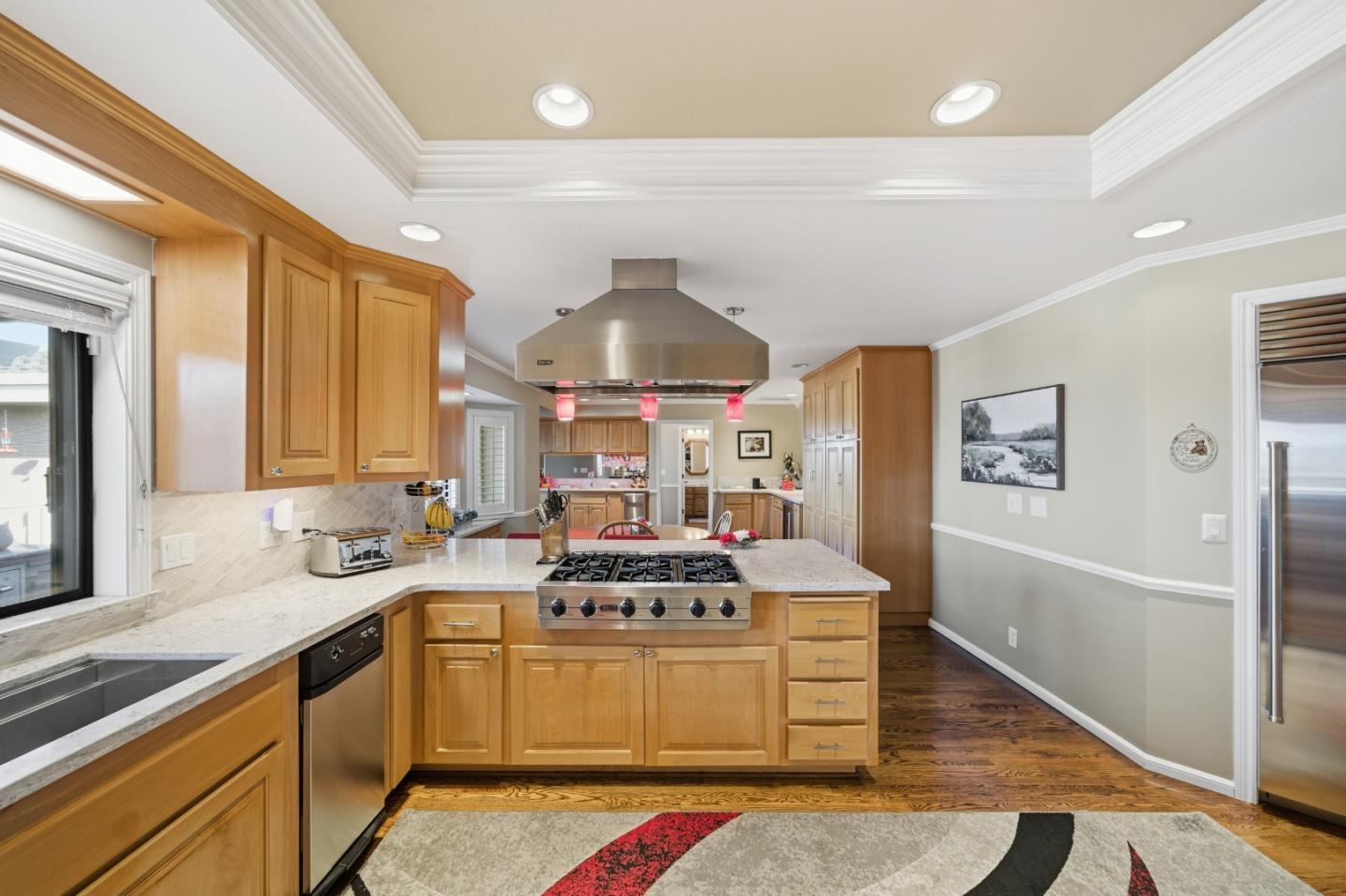 Detail Gallery Image 12 of 45 For 733 Temescal Way, Redwood City,  CA 94062 - 5 Beds | 3/1 Baths