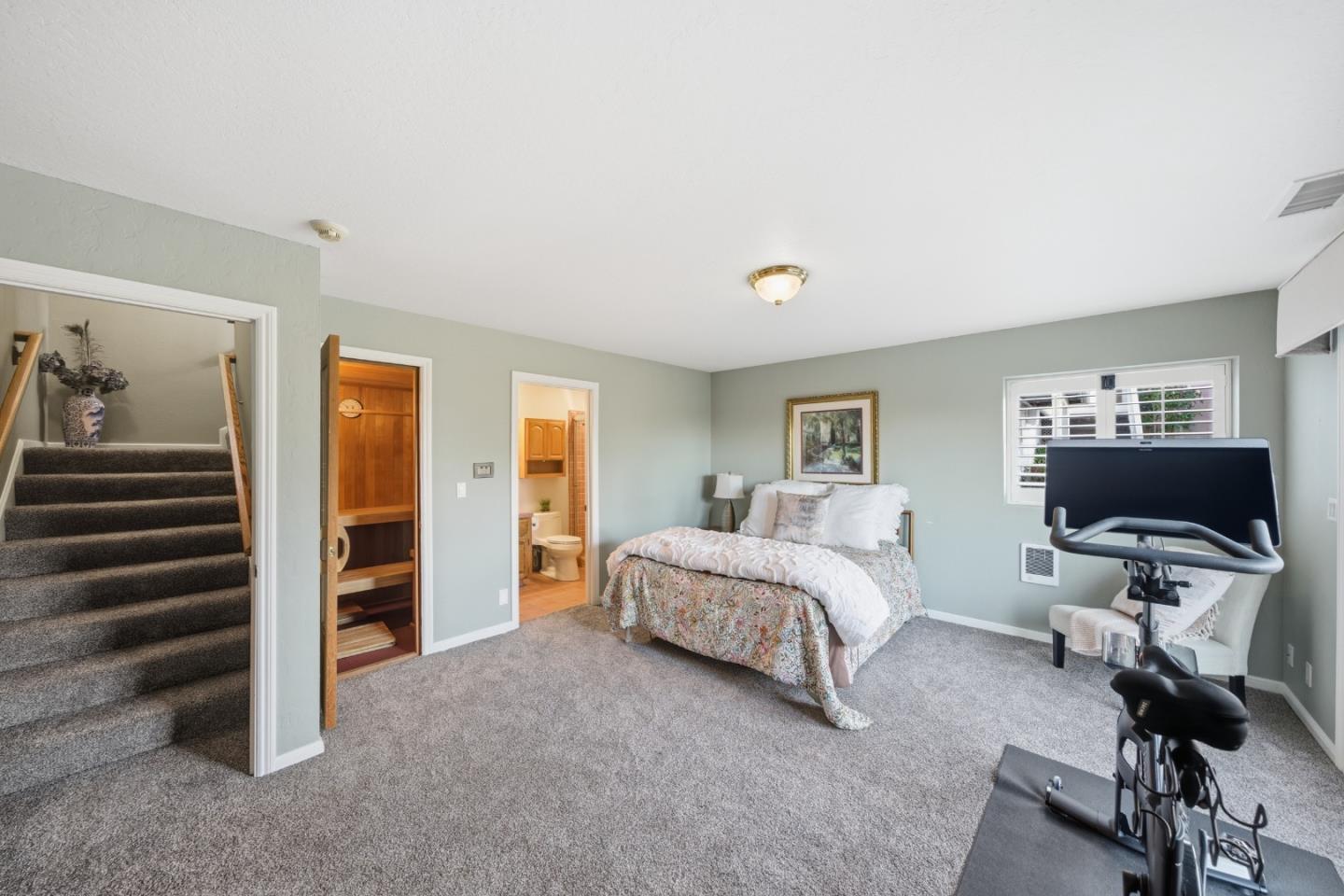 Detail Gallery Image 28 of 45 For 733 Temescal Way, Redwood City,  CA 94062 - 5 Beds | 3/1 Baths