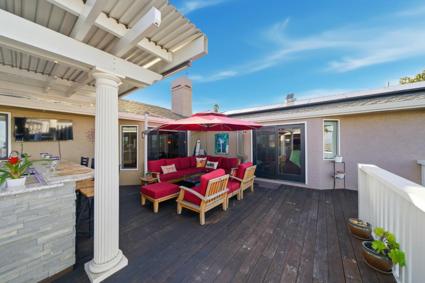 Detail Gallery Image 39 of 45 For 733 Temescal Way, Redwood City,  CA 94062 - 5 Beds | 3/1 Baths