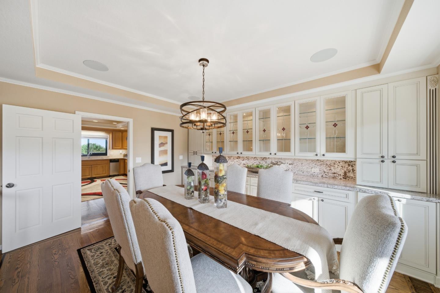 Detail Gallery Image 7 of 45 For 733 Temescal Way, Redwood City,  CA 94062 - 5 Beds | 3/1 Baths