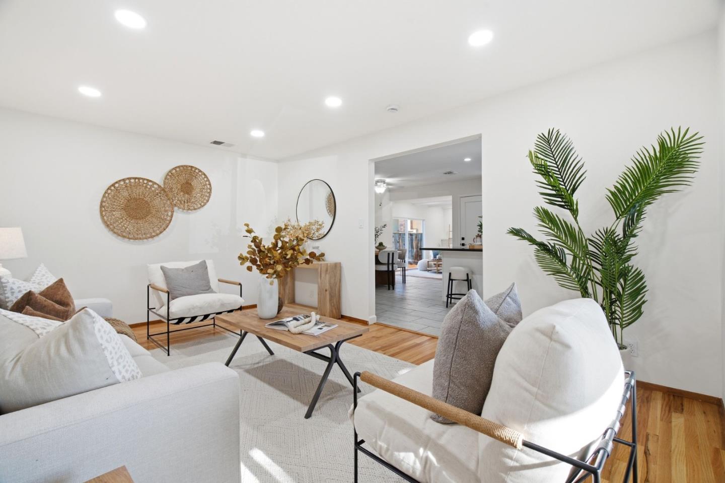 Detail Gallery Image 4 of 20 For 3053 Balmoral Dr, San Jose,  CA 95132 - 3 Beds | 2 Baths