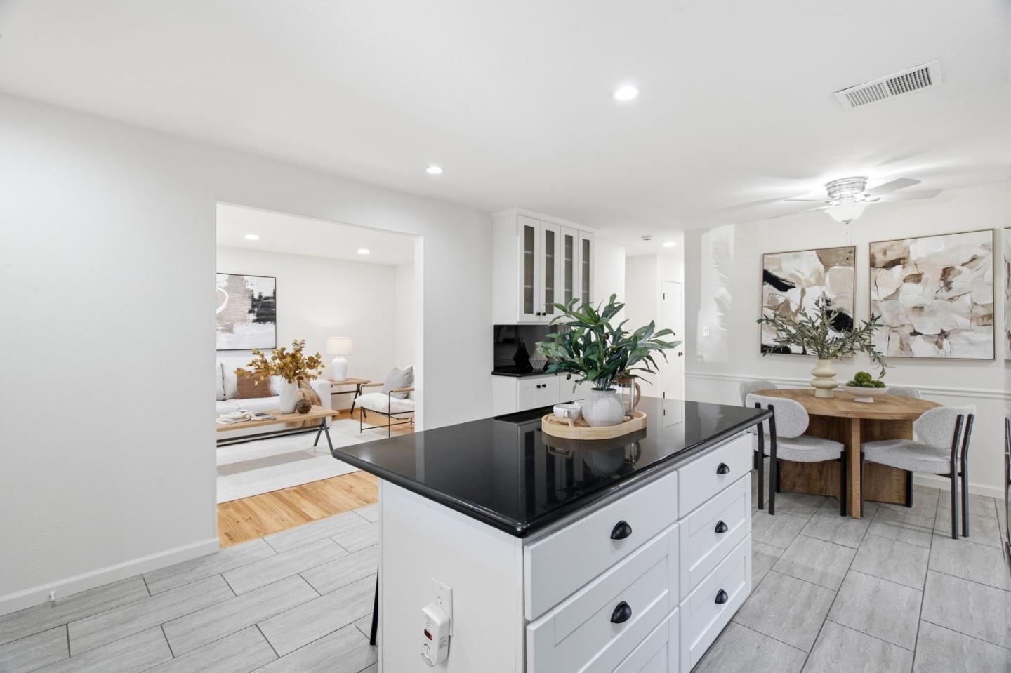 Detail Gallery Image 7 of 20 For 3053 Balmoral Dr, San Jose,  CA 95132 - 3 Beds | 2 Baths