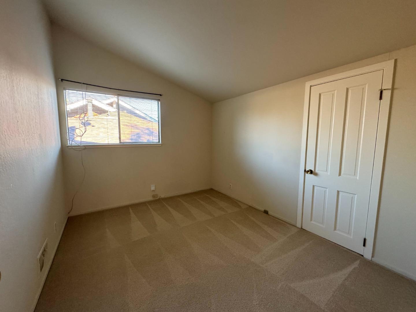 Detail Gallery Image 5 of 11 For 730 Cambridge Ave, Menlo Park,  CA 94025 - 4 Beds | 2/2 Baths