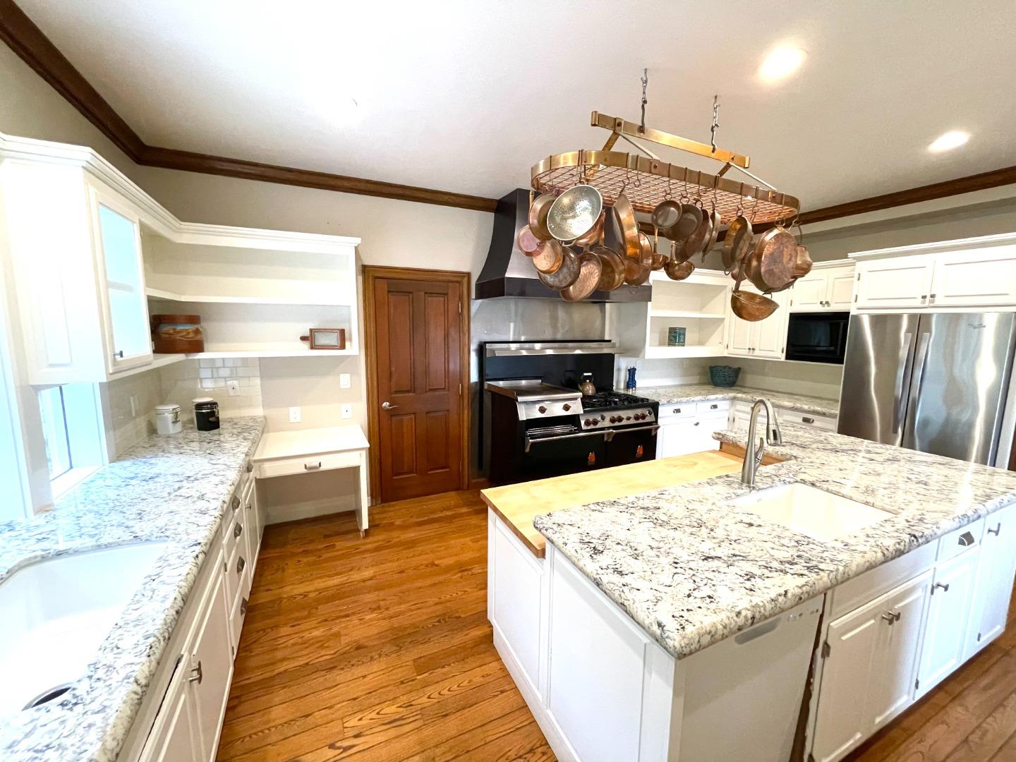 Detail Gallery Image 11 of 32 For 142 Carmel Riviera Dr, Carmel,  CA 93923 - 4 Beds | 3/1 Baths