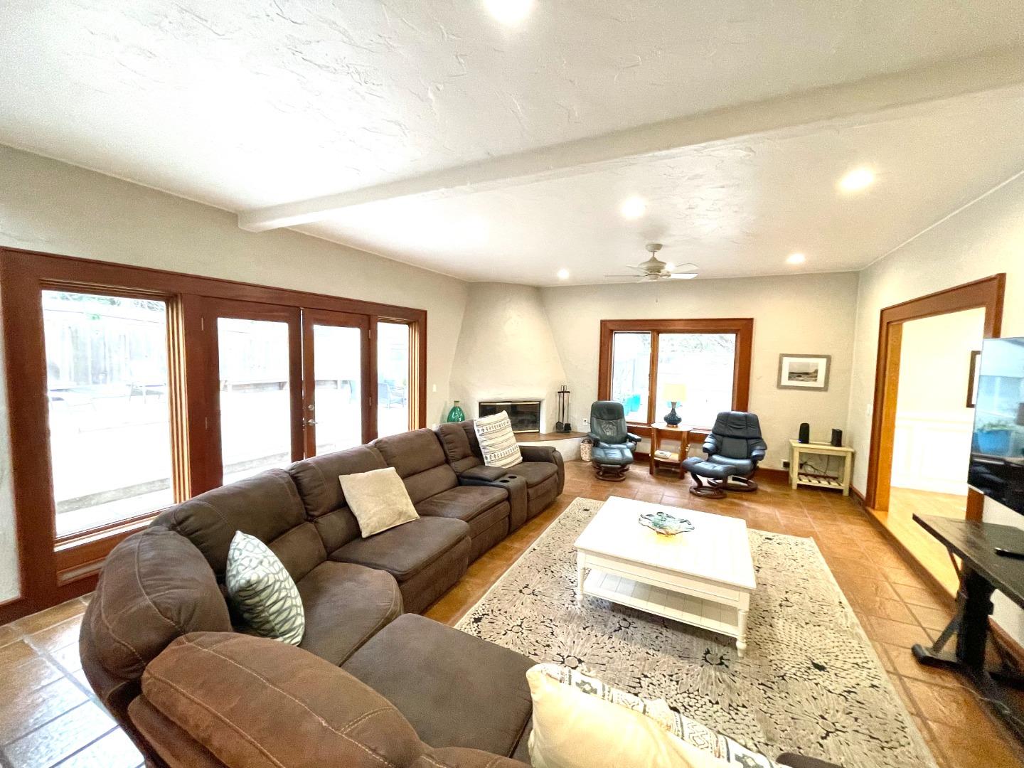 Detail Gallery Image 15 of 32 For 142 Carmel Riviera Dr, Carmel,  CA 93923 - 4 Beds | 3/1 Baths