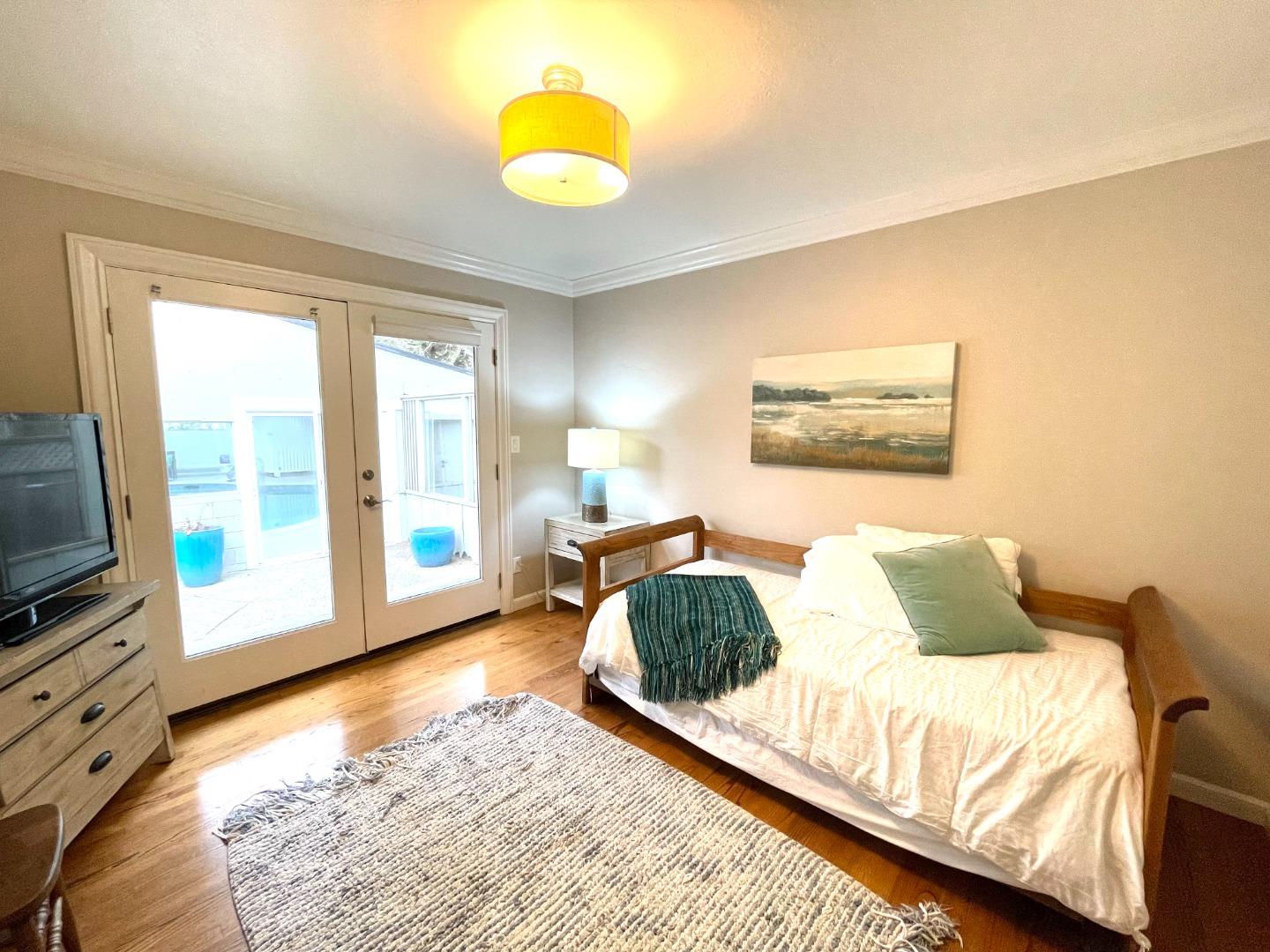 Detail Gallery Image 18 of 32 For 142 Carmel Riviera Dr, Carmel,  CA 93923 - 4 Beds | 3/1 Baths