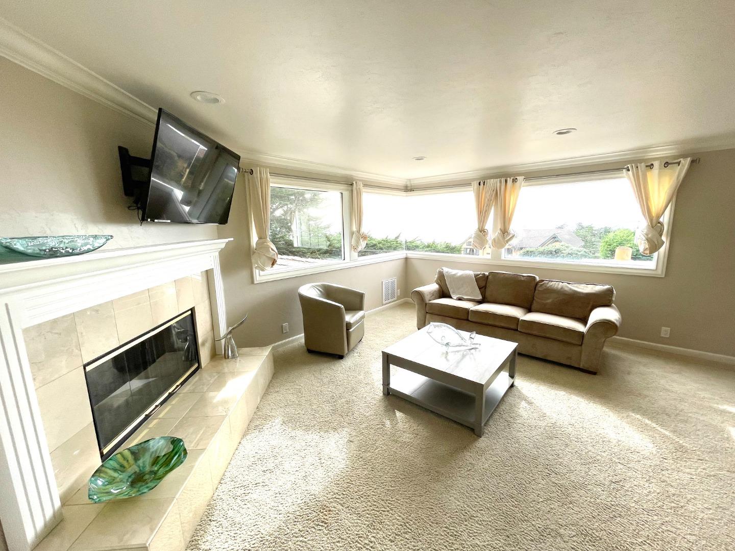 Detail Gallery Image 23 of 32 For 142 Carmel Riviera Dr, Carmel,  CA 93923 - 4 Beds | 3/1 Baths