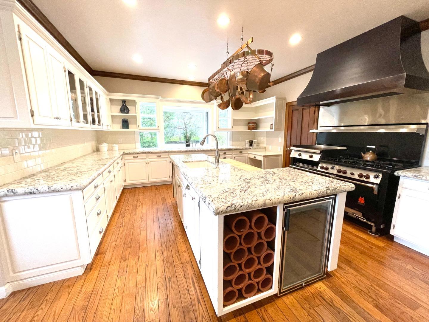 Detail Gallery Image 8 of 32 For 142 Carmel Riviera Dr, Carmel,  CA 93923 - 4 Beds | 3/1 Baths