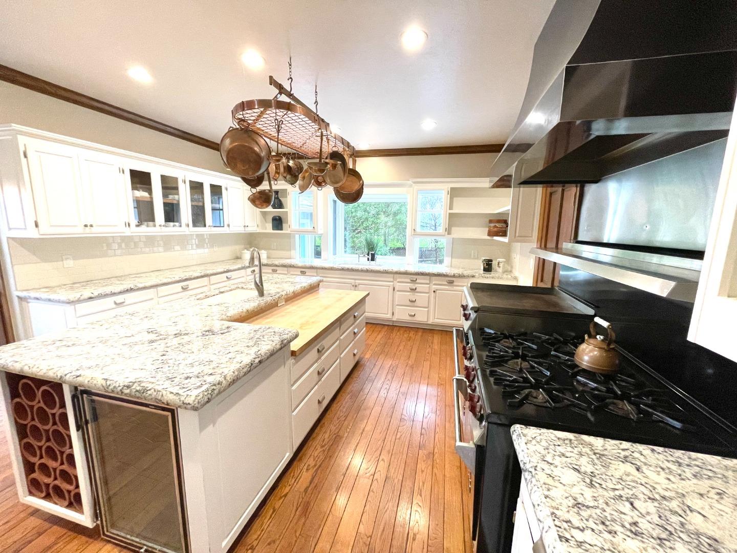 Detail Gallery Image 9 of 32 For 142 Carmel Riviera Dr, Carmel,  CA 93923 - 4 Beds | 3/1 Baths