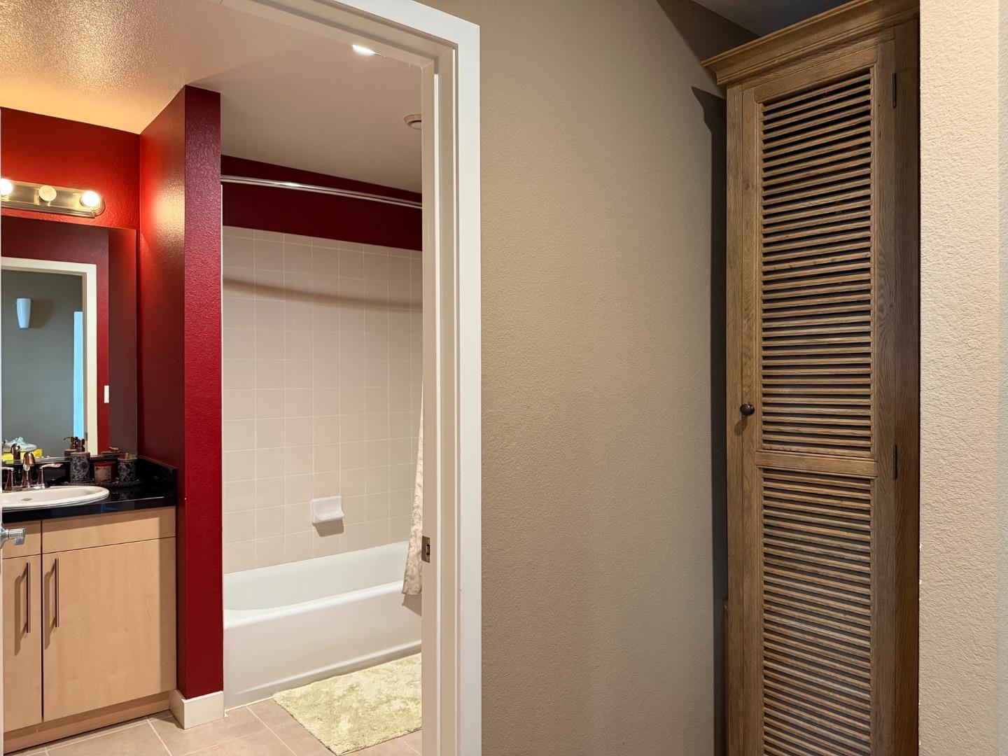 Detail Gallery Image 10 of 47 For 88 Bush St #3163,  San Jose,  CA 95126 - 1 Beds | 2 Baths