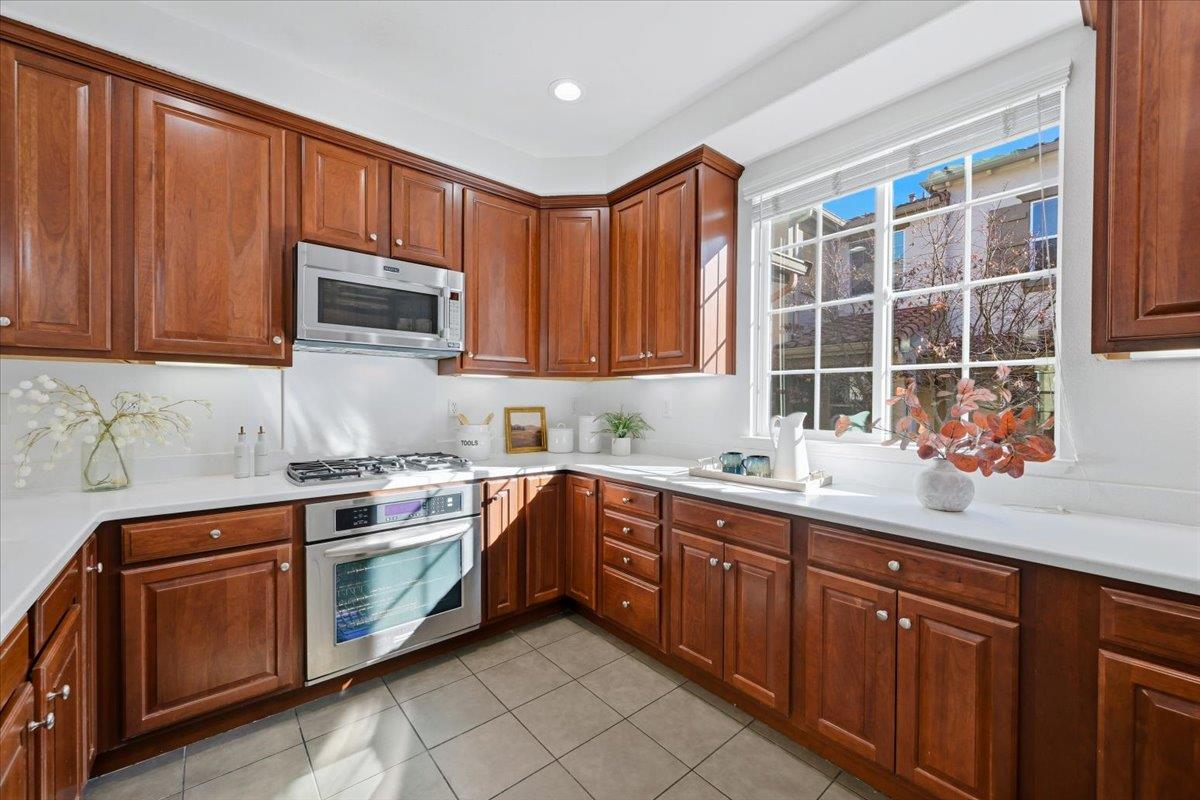 Detail Gallery Image 21 of 76 For 212 Boston Fern Cmn, Fremont,  CA 94539 - 4 Beds | 2/1 Baths