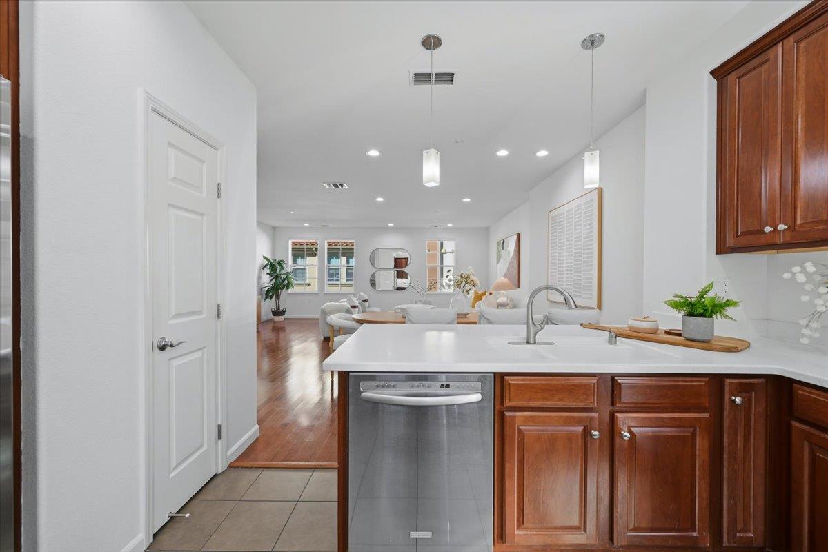 Detail Gallery Image 24 of 76 For 212 Boston Fern Cmn, Fremont,  CA 94539 - 4 Beds | 2/1 Baths